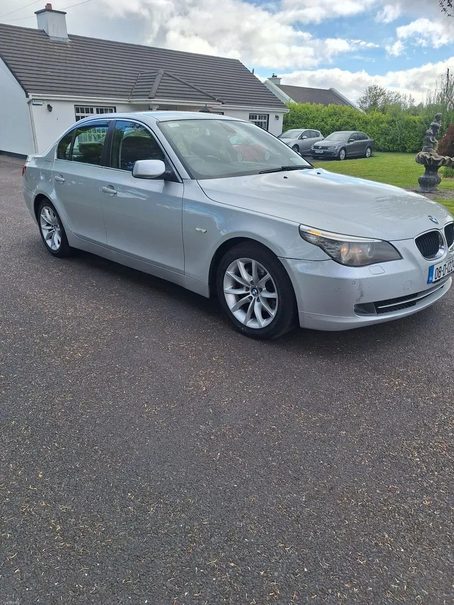 BMW 5-Series 2008 - Image 2