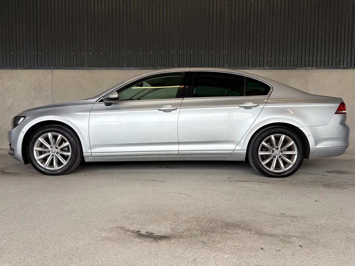 2017 VW PASSAT COMFORTLINE 1.6 TDI 120 BHP - Image 3