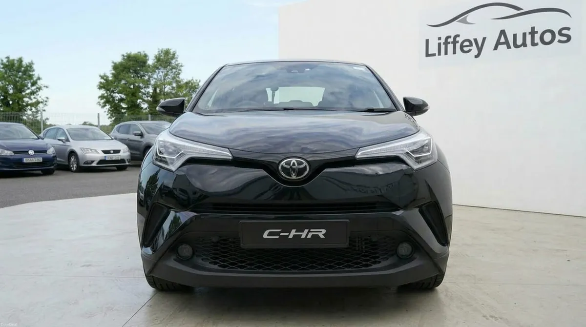 TOYOTA C-HR 2017 HYBRID LUNA SPORT LOW MILEAGE - Image 1