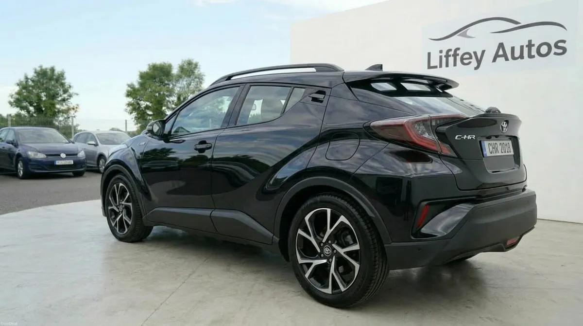 TOYOTA C-HR 2017 HYBRID LUNA SPORT LOW MILEAGE - Image 2