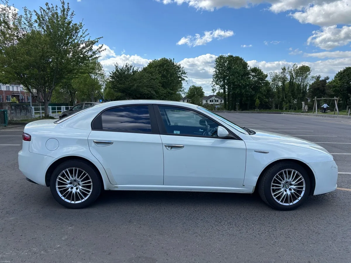 2010 Alfa Romeo 159 Lusso 2.0 Diesel - Red Leather - Image 2