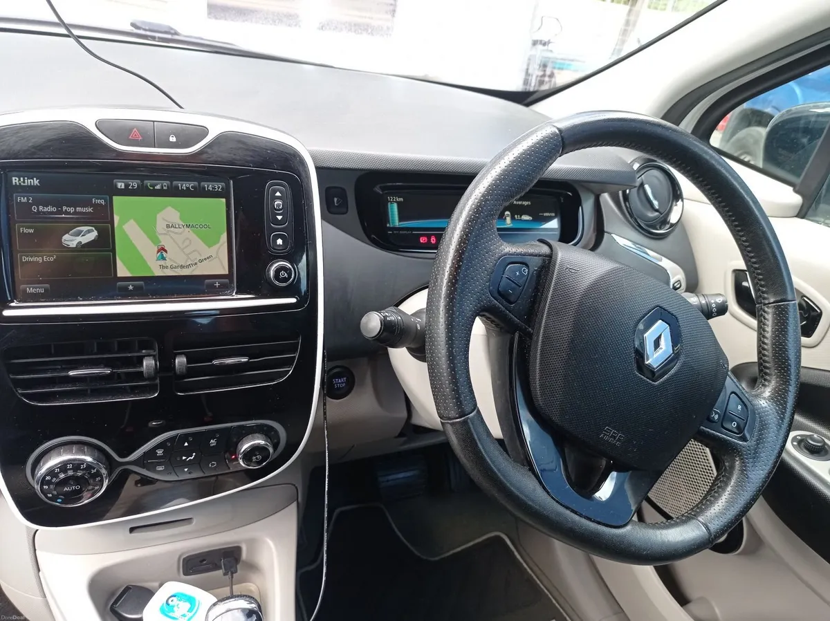 Renault Zoe ZE 2014, taxed and tested till 2027 - Image 2