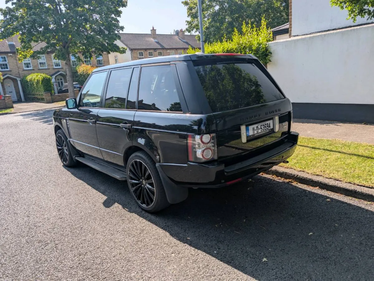 Range Rover Vogue CrewCab - Image 4