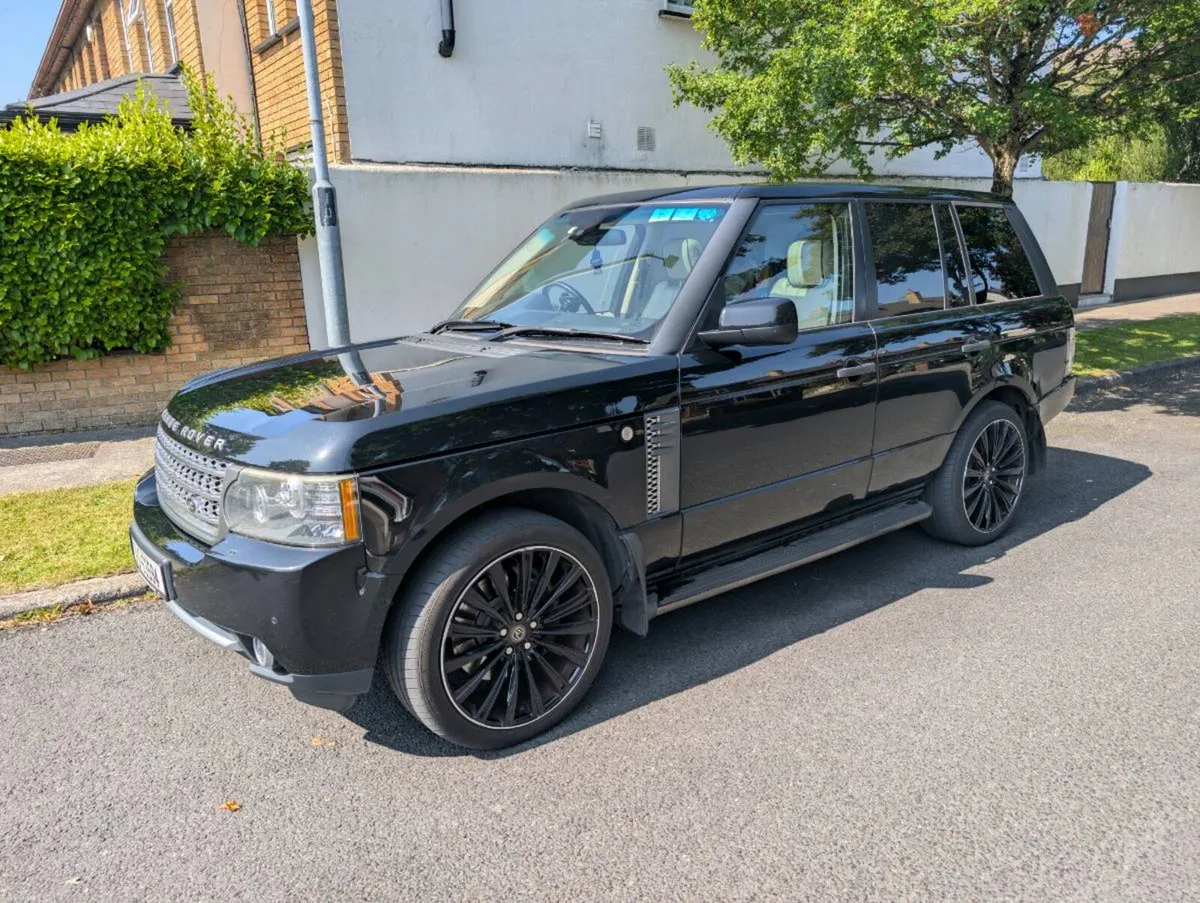 Range Rover Vogue CrewCab - Image 1