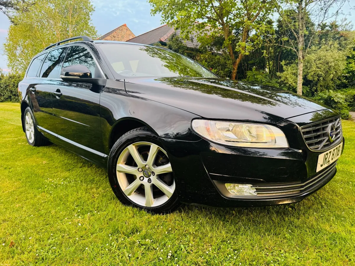 VOLVO V70 D3 SE LUX - STUNNING LOW VRT  NI  CAR - Image 4