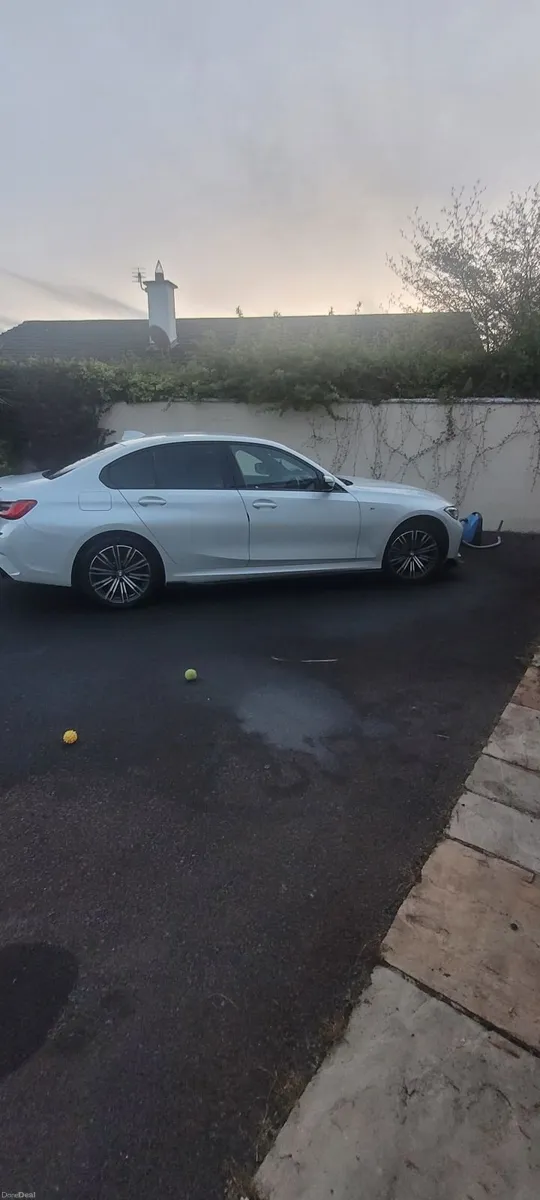 BMW 330E 2019 - Image 3