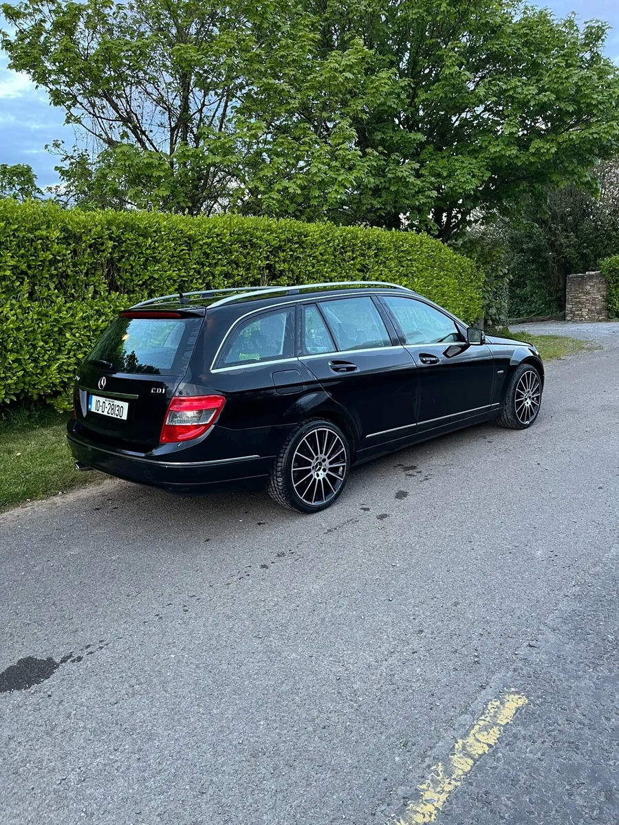 Mercedes C-Class C250 (201hp) Estate - Image 2