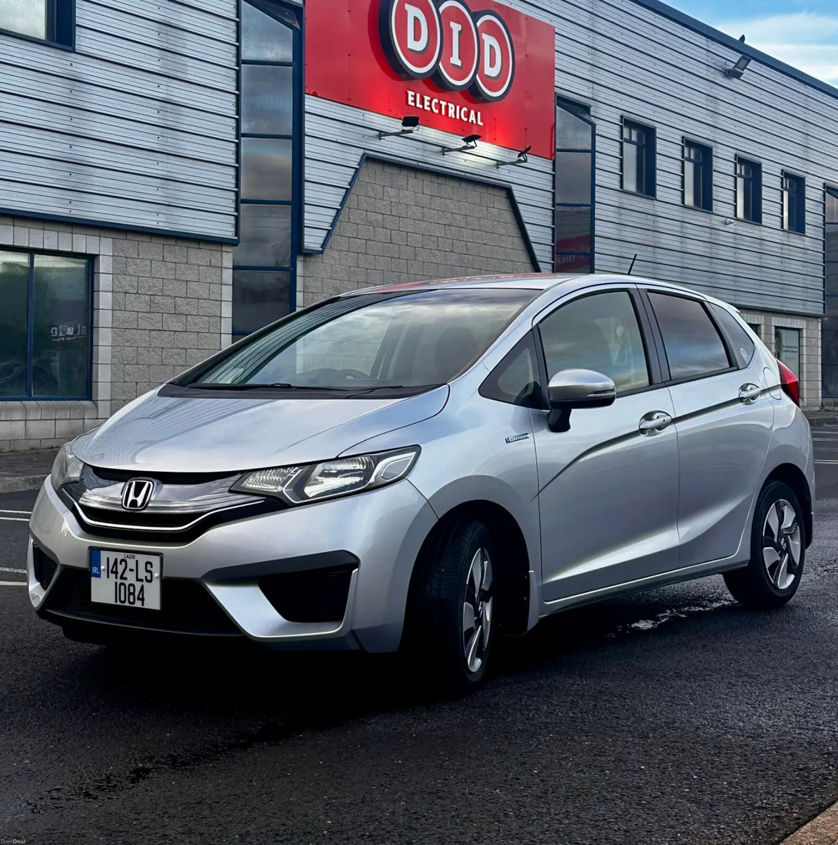 ❁ HONDA FIT ❁ Hybrid Automatic ❁ Low Mileage ❁ - Image 3