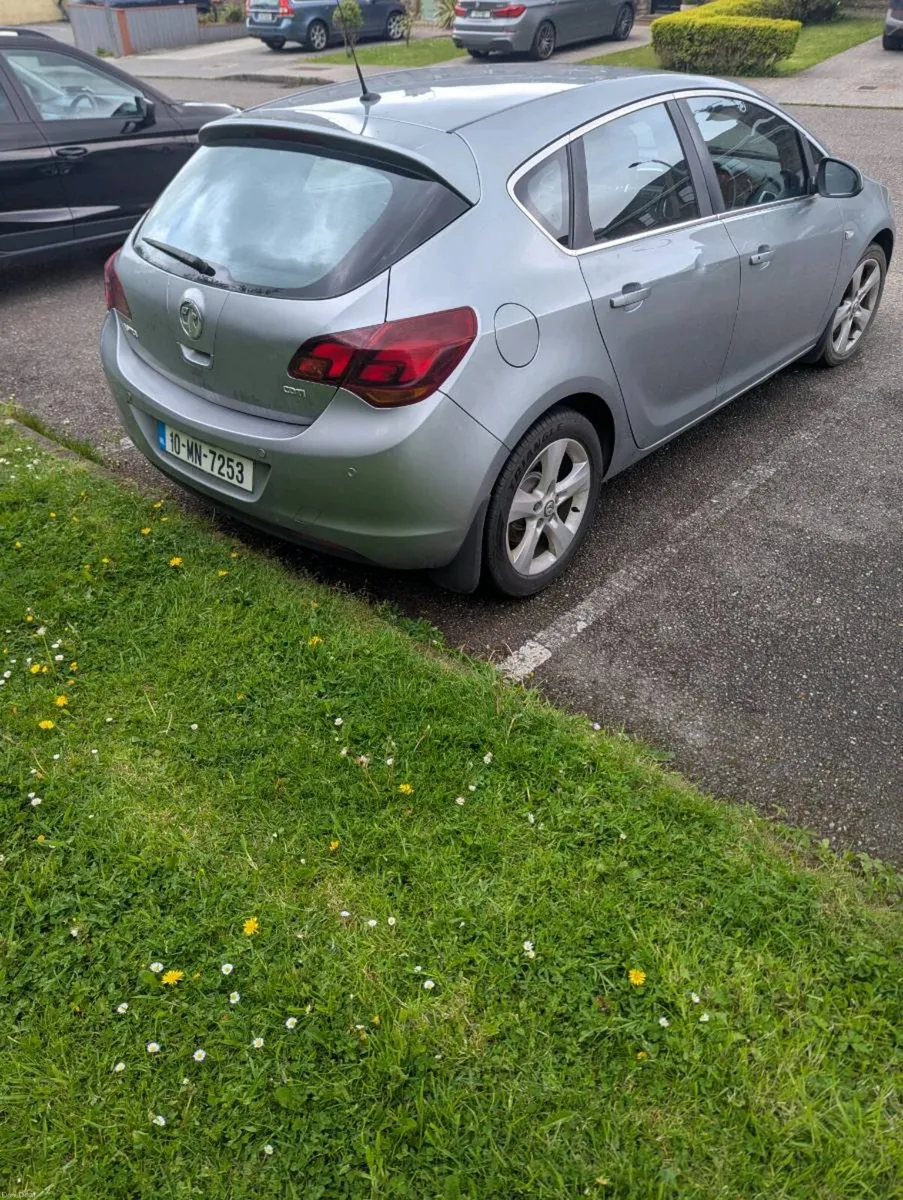 Vauxhall Astra 2010 - Image 2