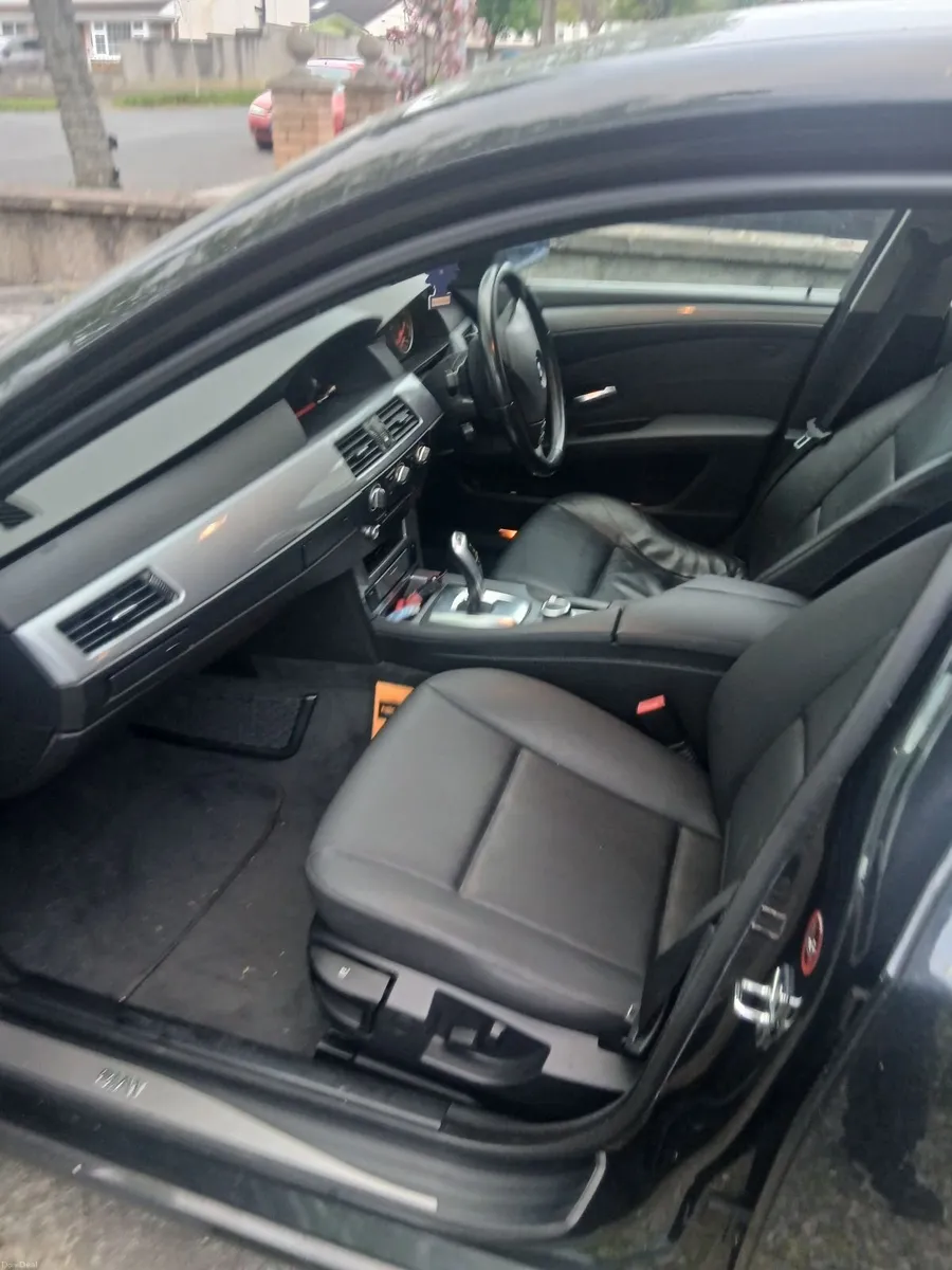 BMW 5-Series 2008 - Image 4