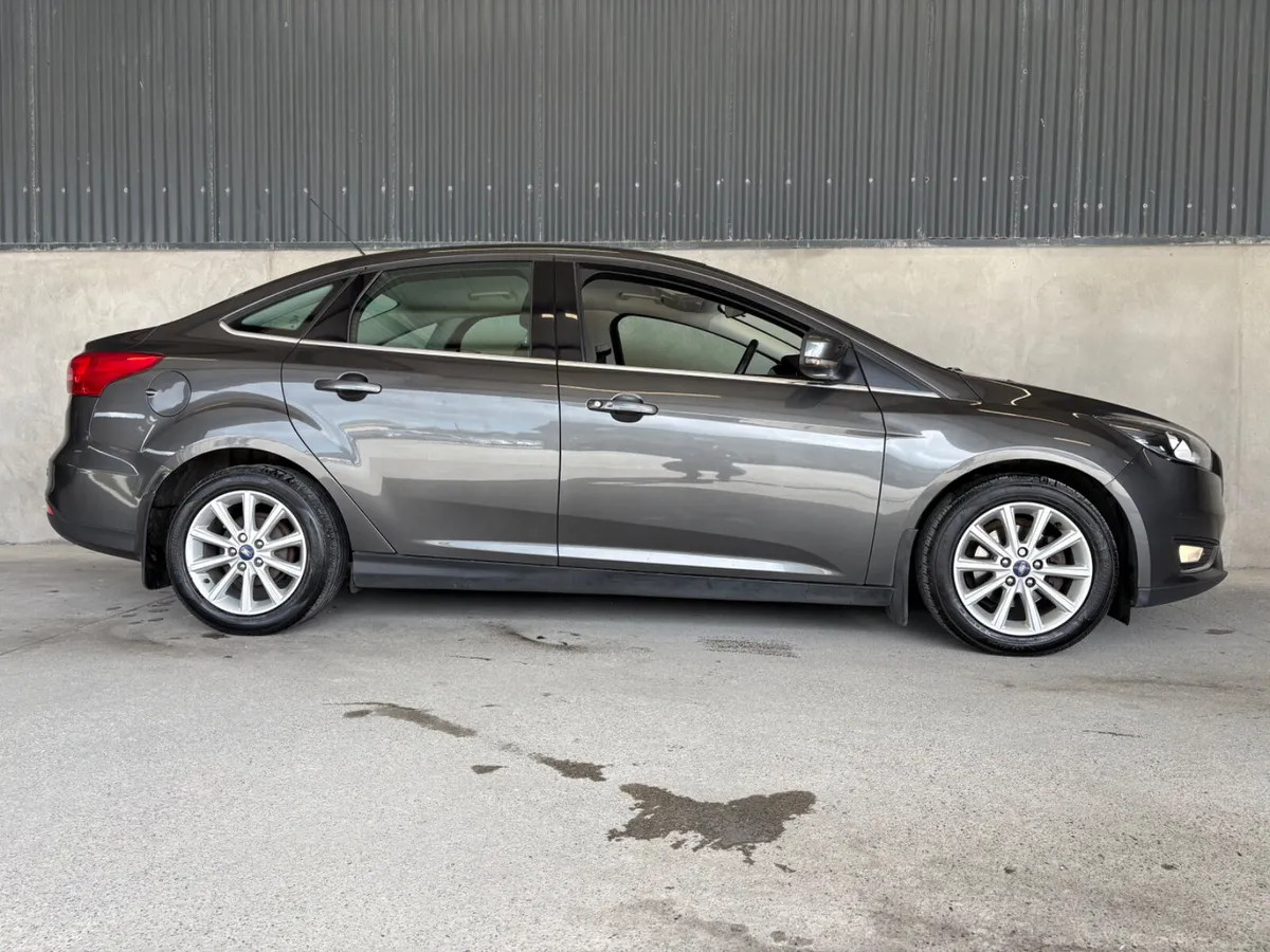2017 FORD FOCUS TITANIUM 1.5 *LOW KMS* - Image 2