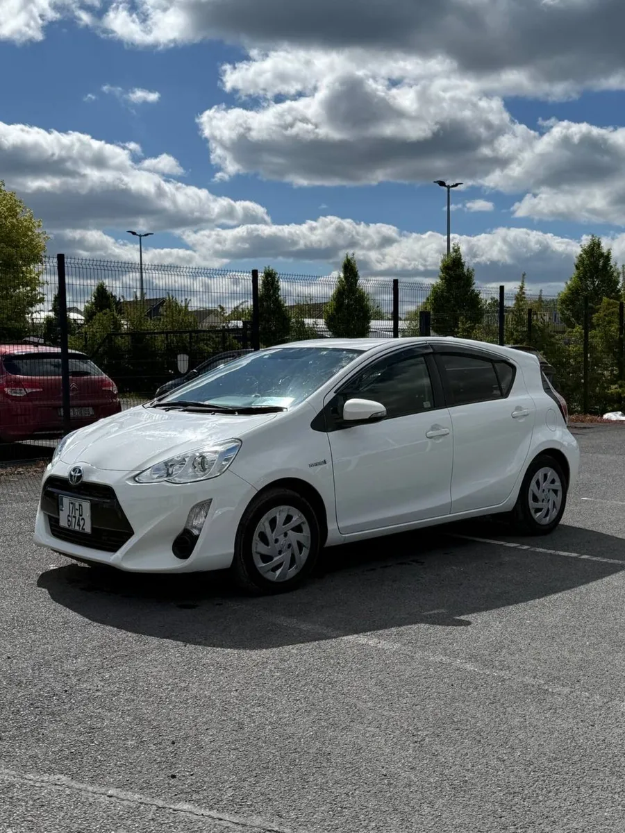 2017 Toyota Aqua Hybrid🔥 NCT util 2027 - Image 3