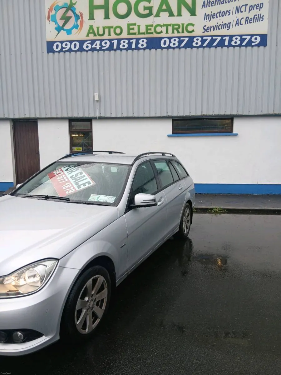 Mercedes c class  estate manual - Image 2