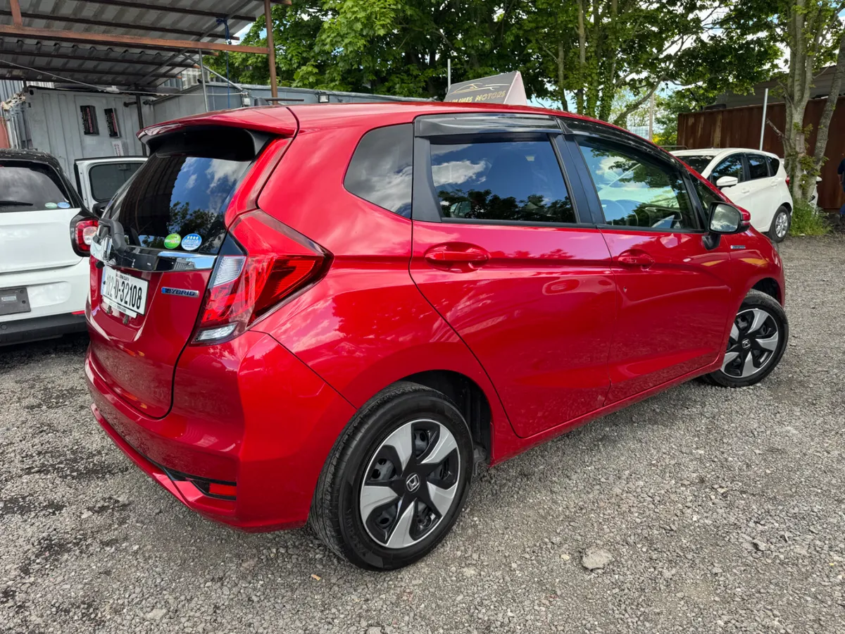 HONDA FIT  HYBRID AUTOMATIC - Image 4