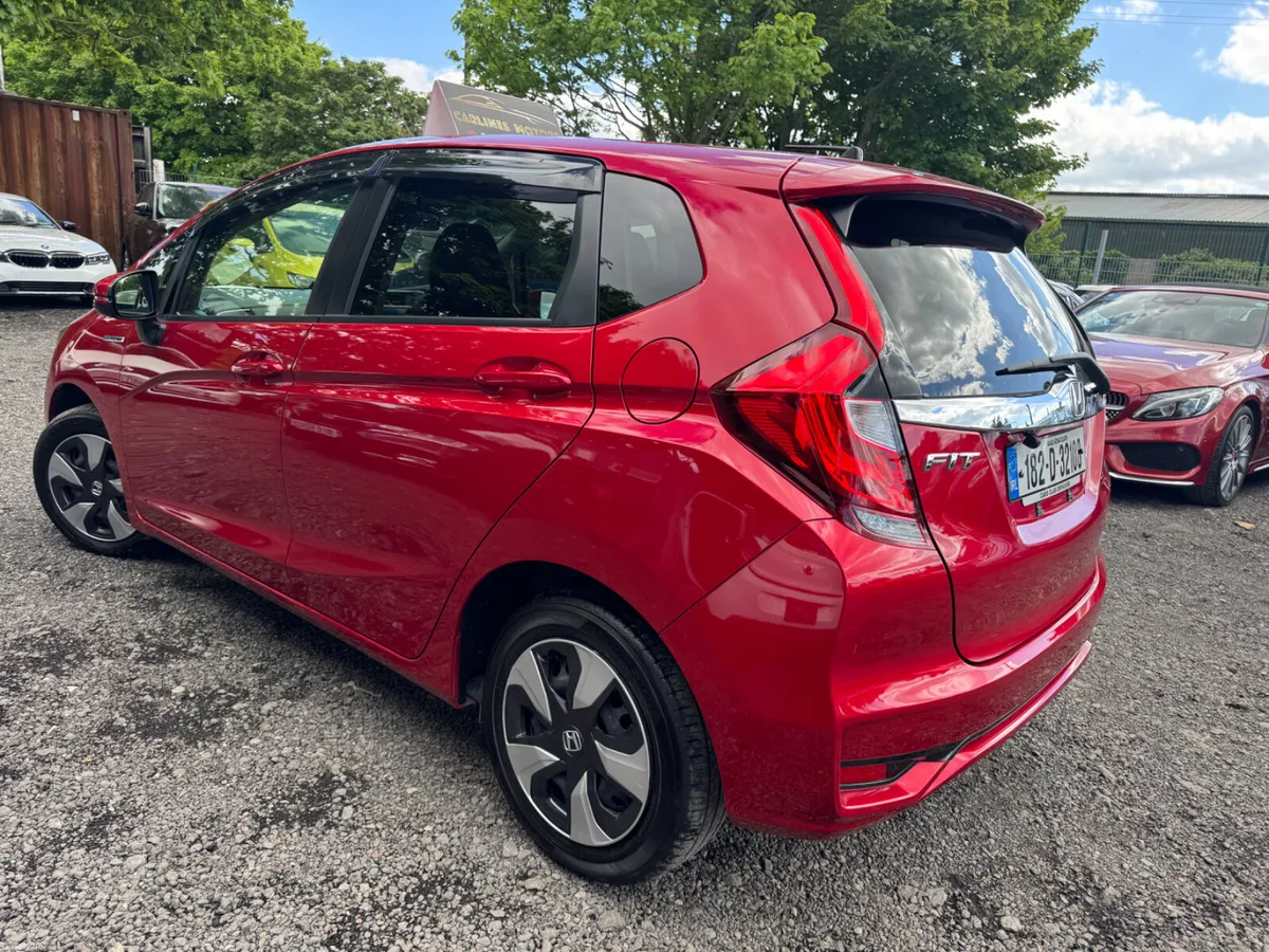 HONDA FIT  HYBRID AUTOMATIC - Image 3