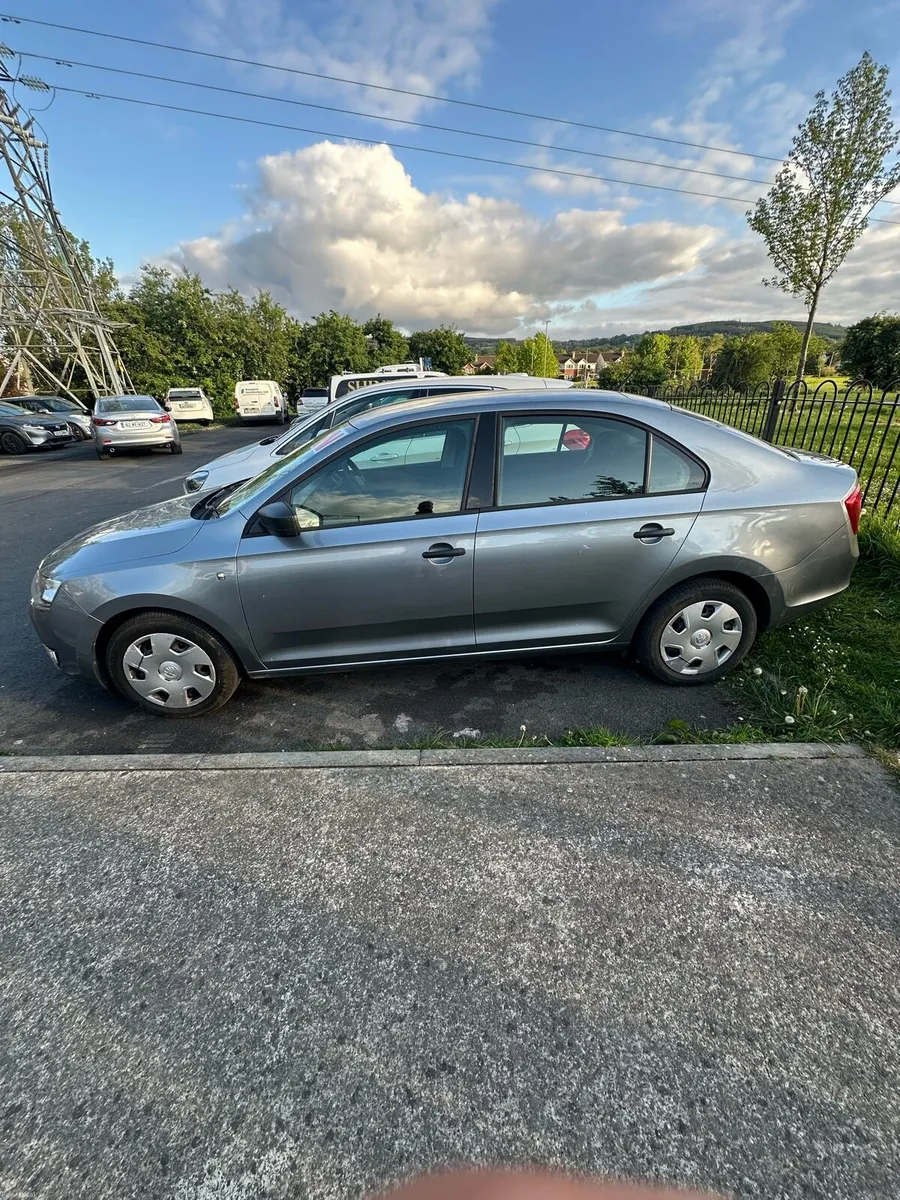 Skoda Rapid - Image 2