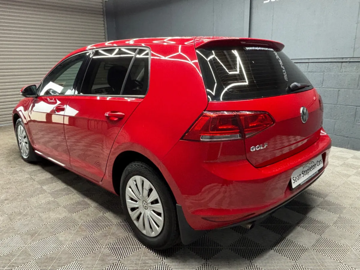 Volkswagen Golf 1.6 TDI S BLUEMOTION 105PS 5DR - Image 4