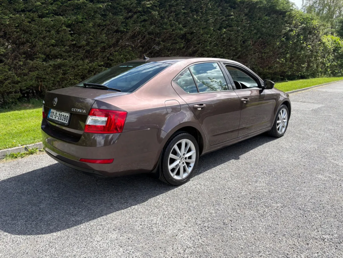 Skoda Octavia 1.6 TDI CR ELEGANCE 10 105PS 5DR AUT - Image 3