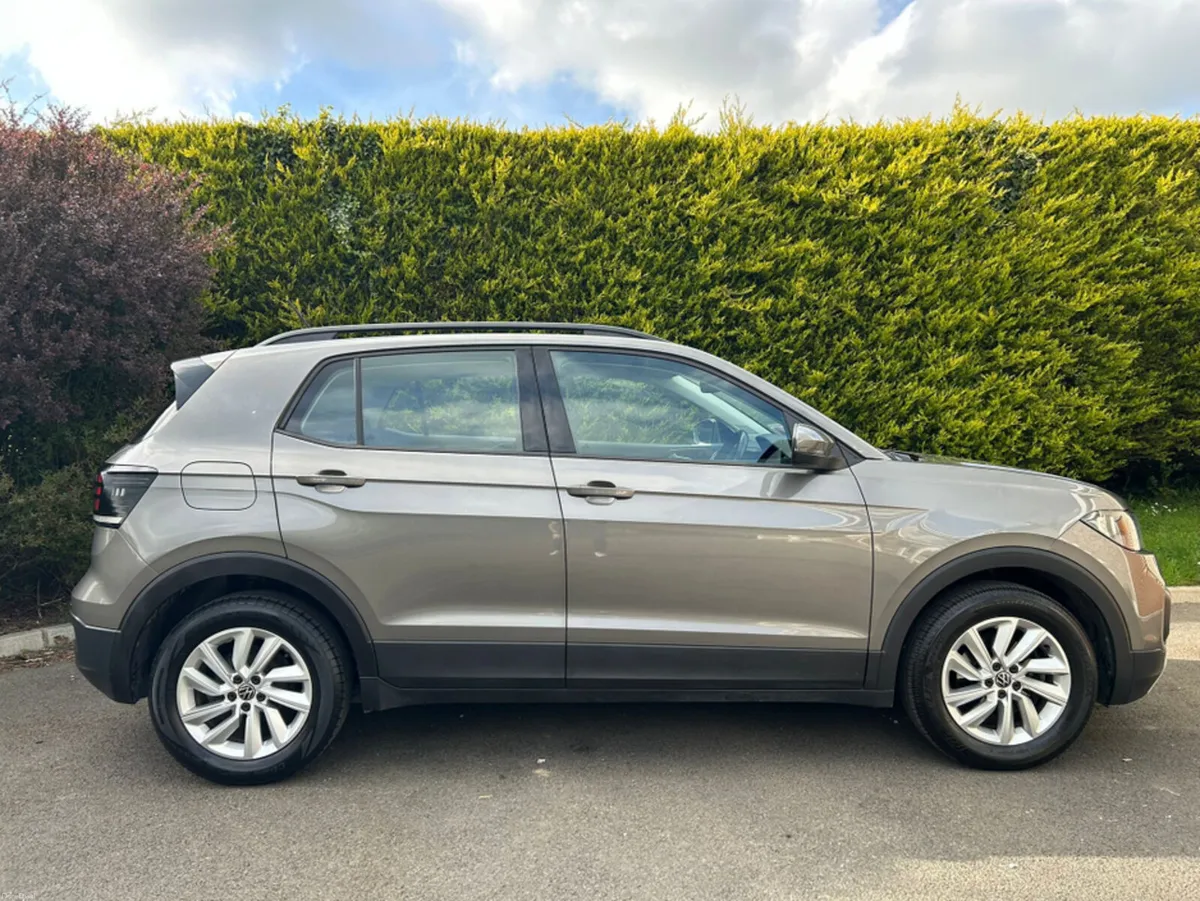 Volkswagen T-Cross LIFE 1.0 TSI MANUAL 5SPEED 95BH - Image 3
