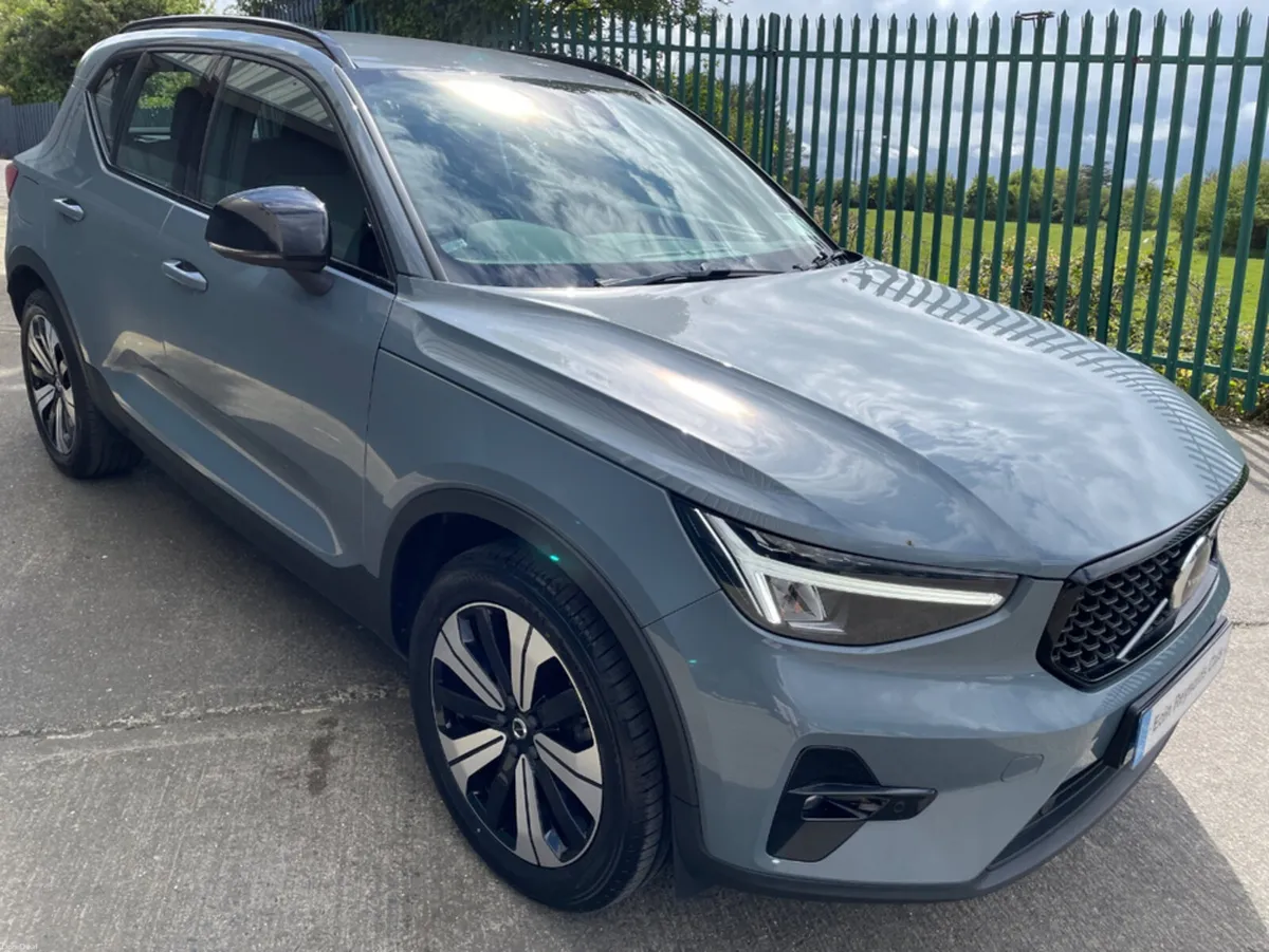 Volvo XC40 T4 RECHARGE PHEV AUTO PLUS - Image 2