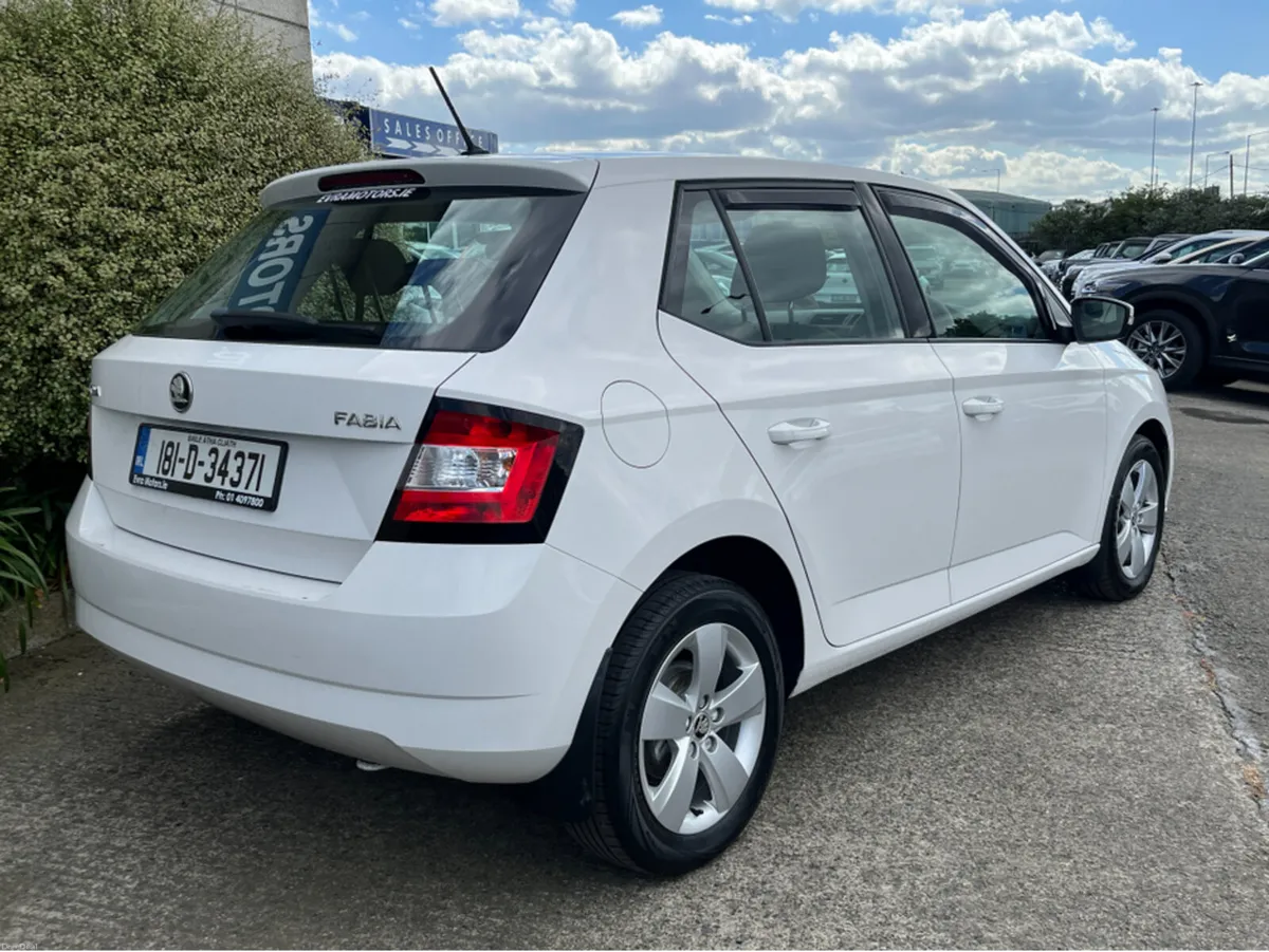 Skoda Fabia AMBITION 1.0 PETROL //LOW MILES//APPLE - Image 4