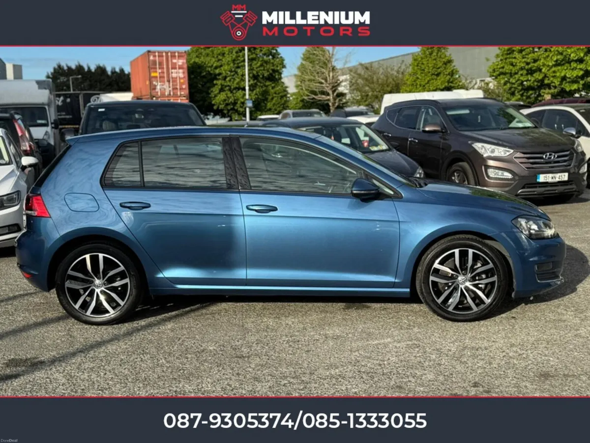 Volkswagen Golf TOP SPEC // LOW KMS // IMMACULATE - Image 2