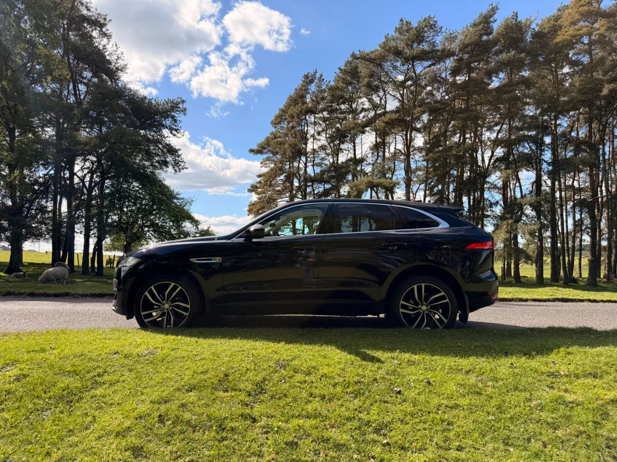 Jaguar F-Pace 2019 Prestige Low KM - Image 4