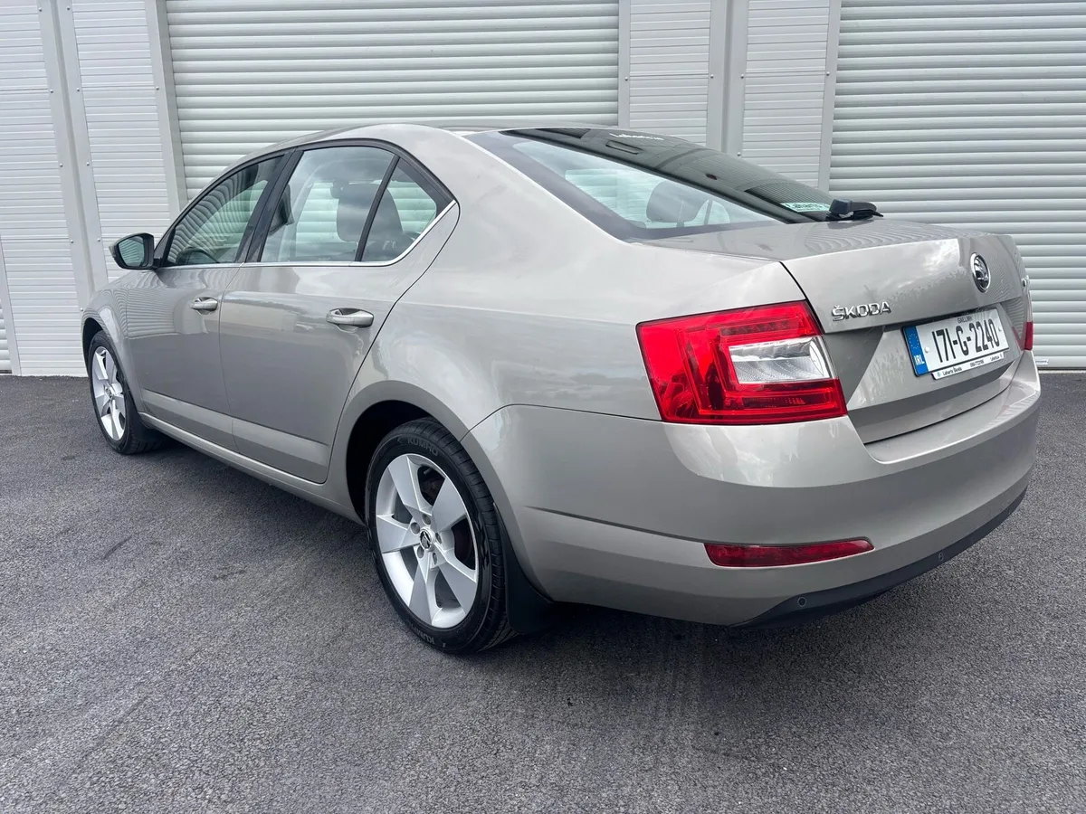 2017 SKODA OCTAVIA STYLE 1.6 TDI 110HP 4DR - Image 4
