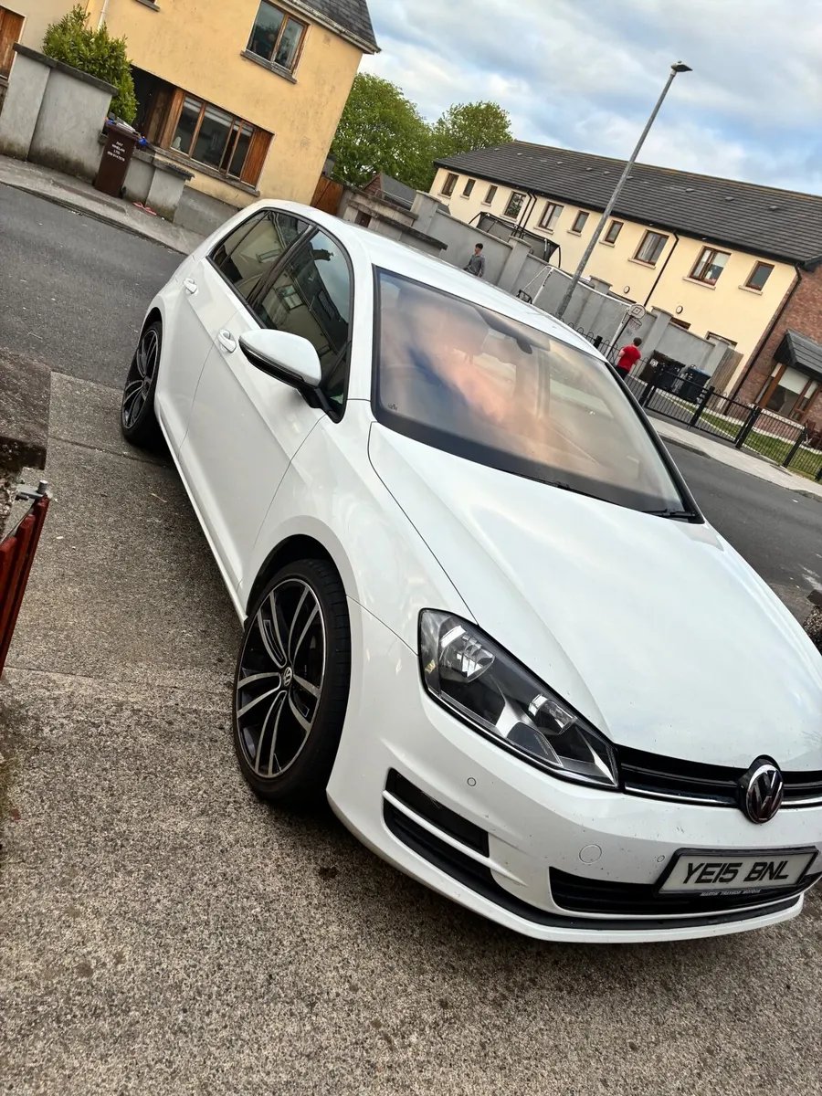 Volkswagen Golf 2015 - Image 1
