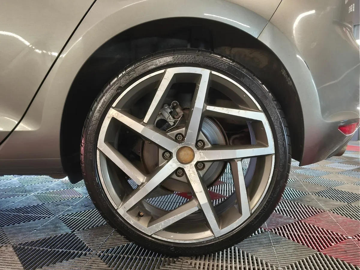 2016 162 Volkswagen Golf 1.6 TDI  110HP Trendline - Image 3