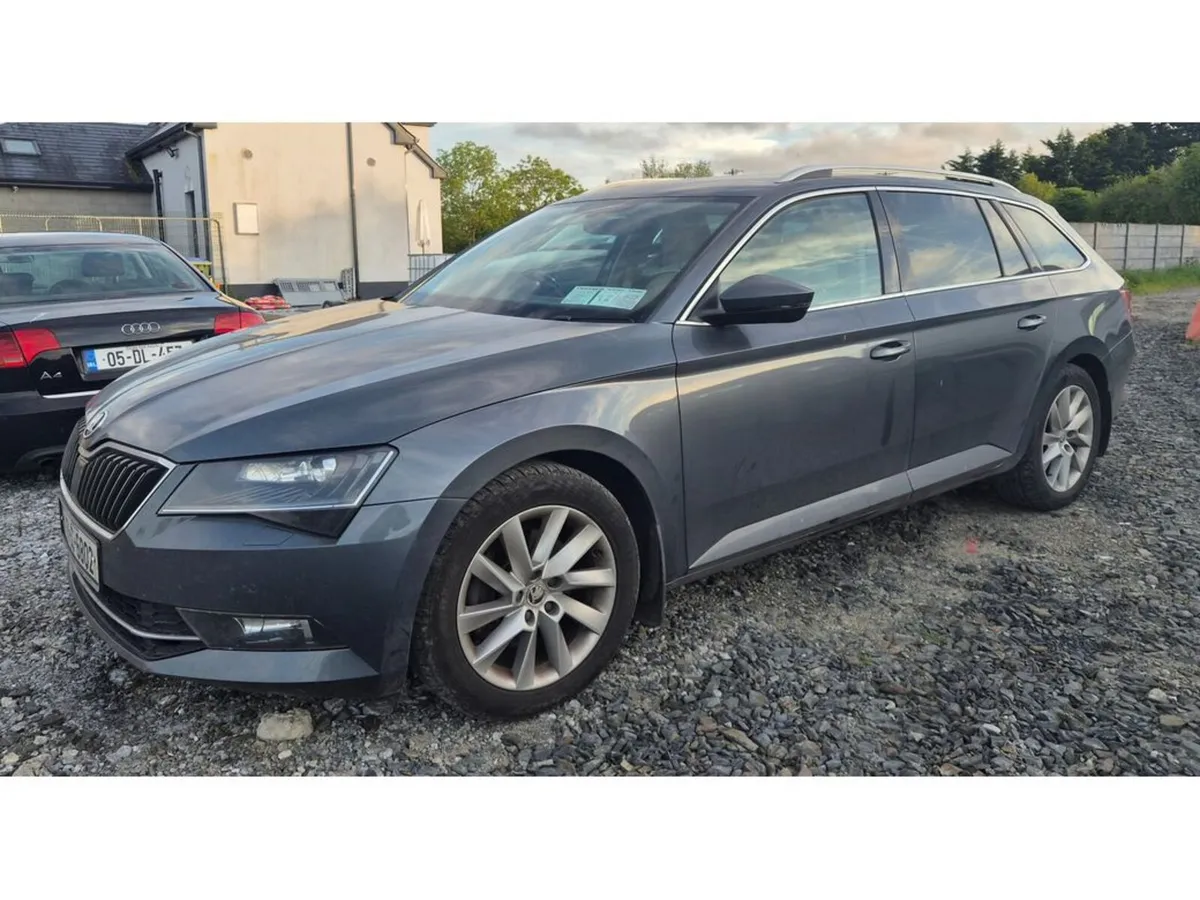 Skoda Superb COMBI STYLE 2.0tdi 150HP DSG 4DR A