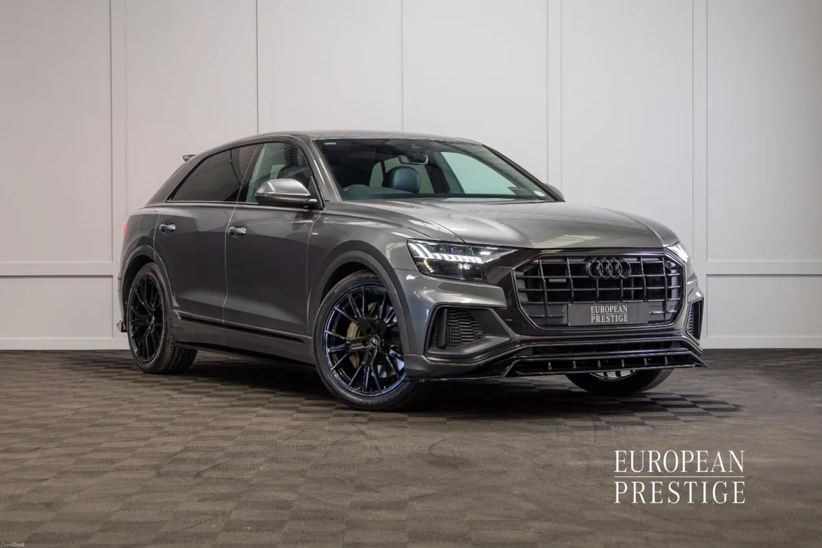 212 Audi Q8 55 TFSIe S-Line - Image 1
