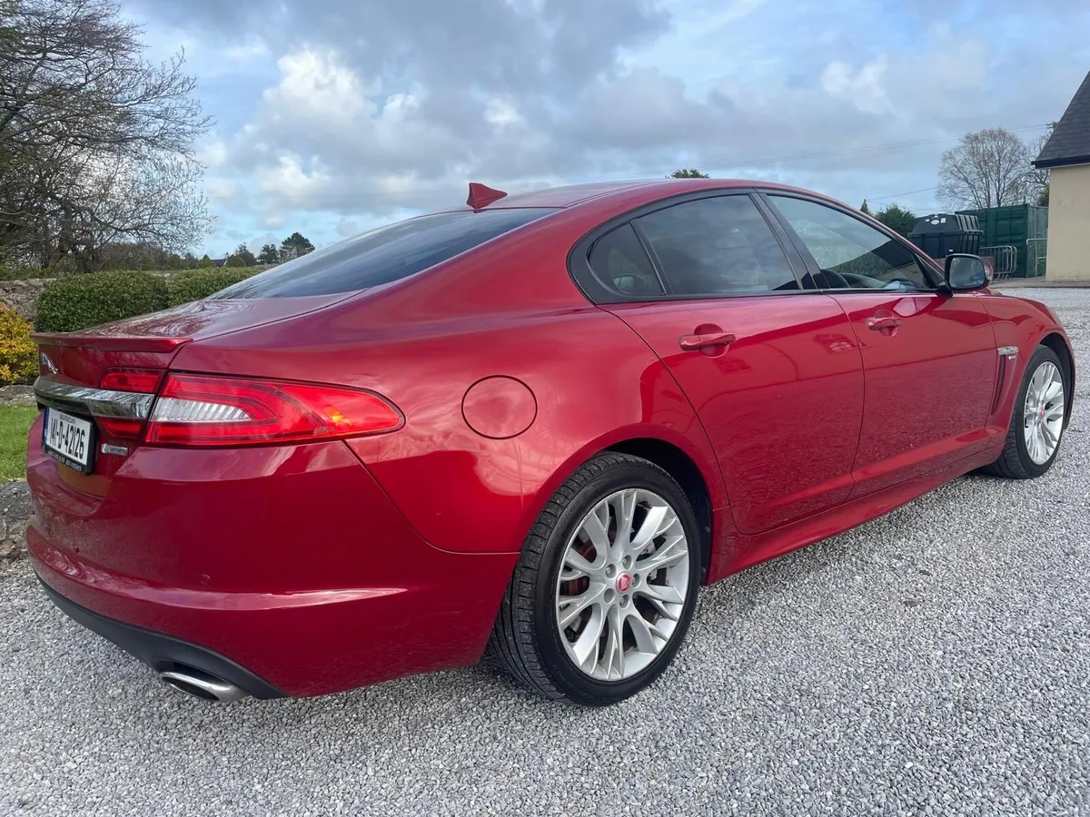2014 jaguar xf r sport v6 3.0 diesel - Image 3