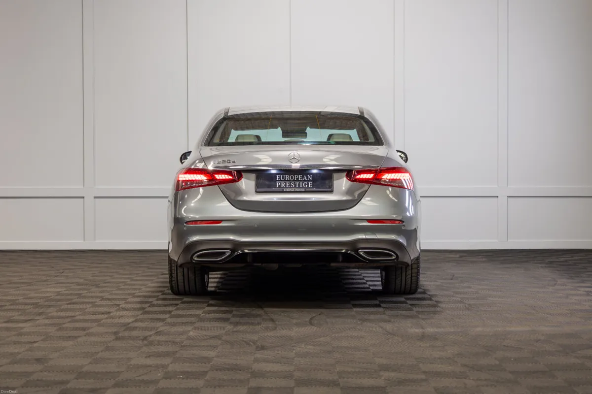 2022 Mercedes-Benz E220d Avantgarde AMG-Line - Image 5