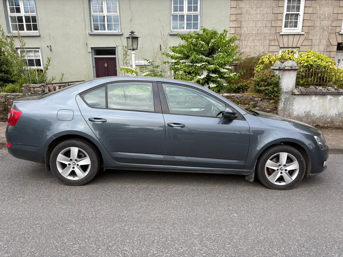 Skoda Octavia 2.0 Tdi Ambition Auto - Image 2