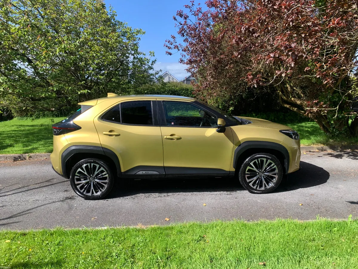 2020 Yoyota Yaris Cross HYBRID - Image 2