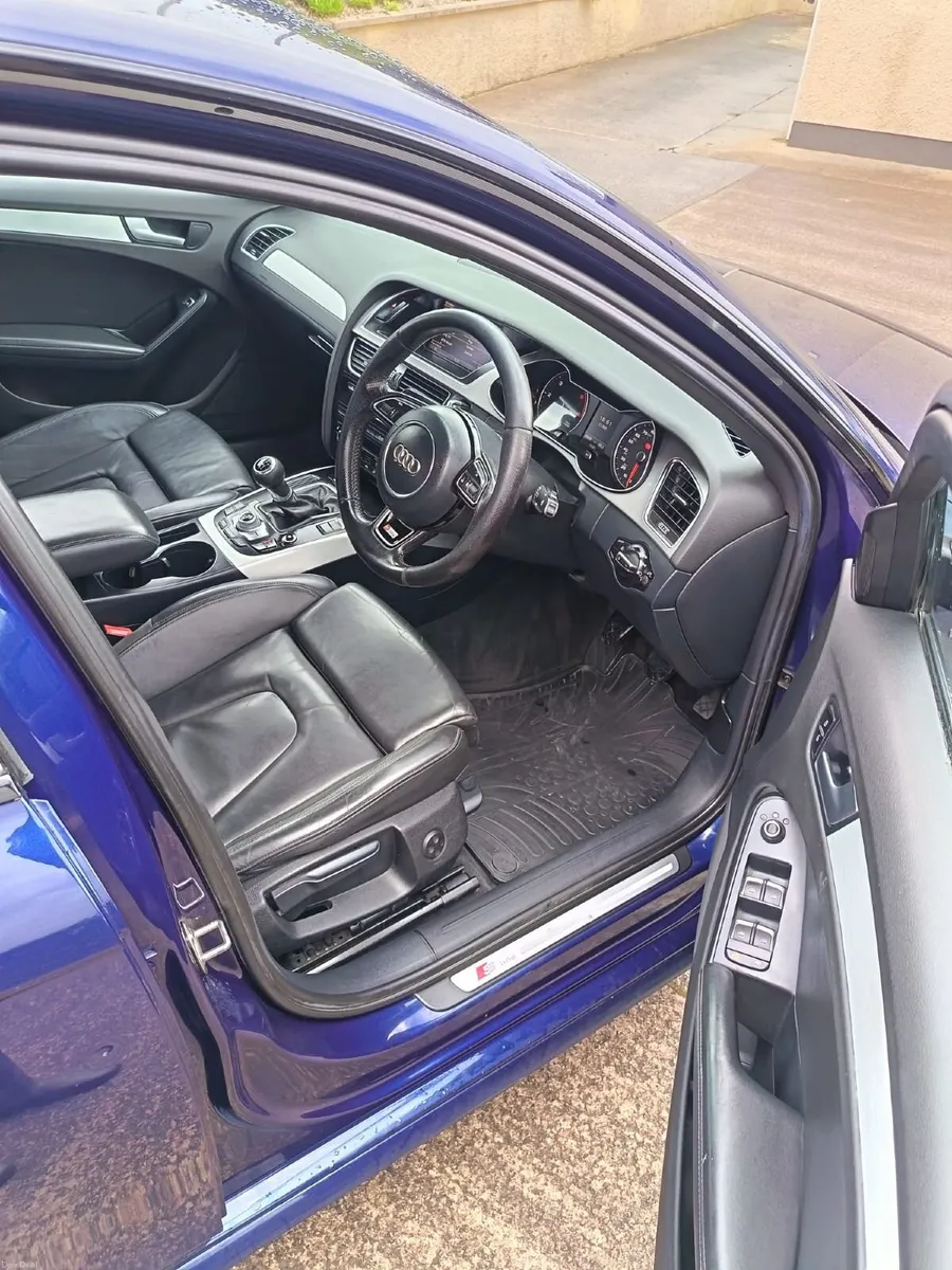 Audi A4 2013 - Image 2