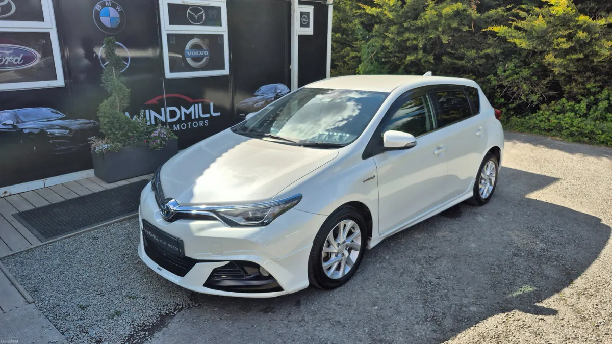 Toyota Auris Hybrid Auto 2016 - Image 2
