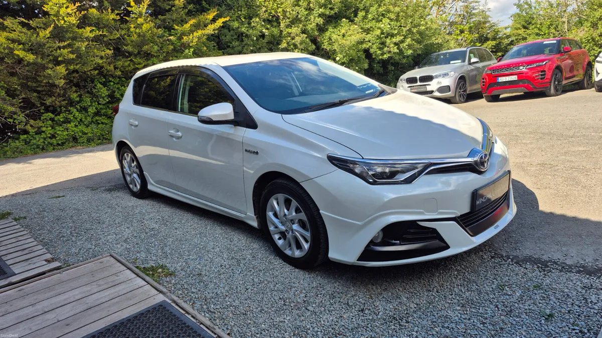 Toyota Auris Hybrid Auto 2016 - Image 3