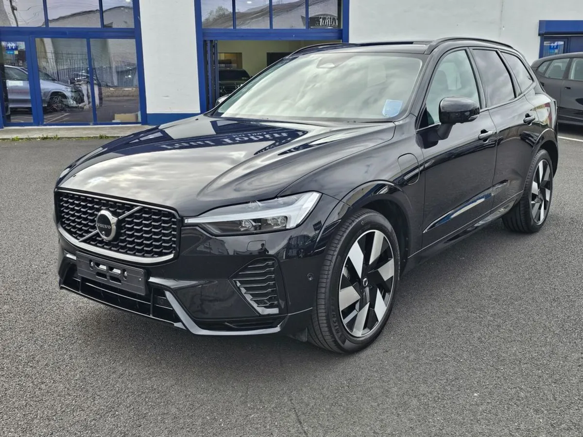 Volvo XC60 RECHARGE T8 ULTRA AWD - Image 3