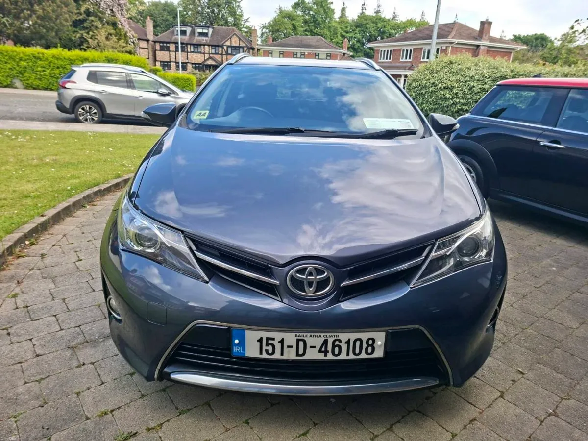 TOYOTA AURIS 1.3 PETROL ESTATE 2015 VERY CLEAN CAR - Image 4