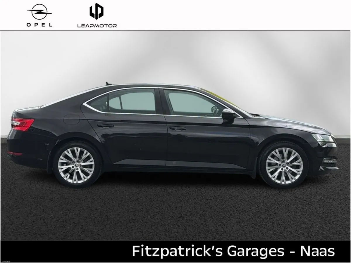 Skoda Superb Low Mileage STYLE 2.0TDI 150HP - Image 4