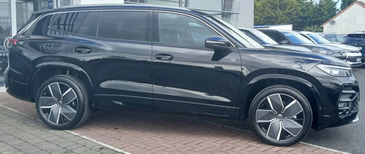 Volkswagen Tayron R-Line 75 1.5 eHybrid  DSG 204 B - Image 2