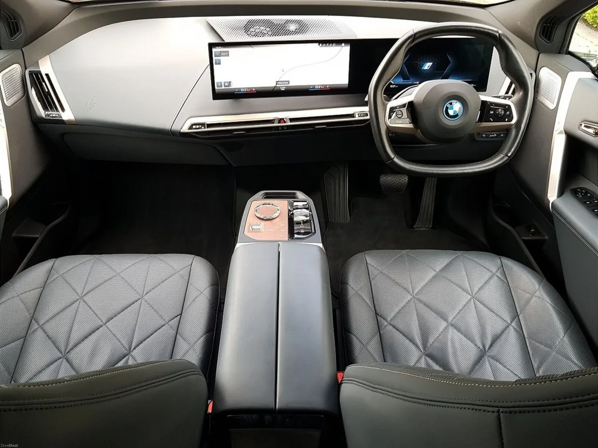 BMW iX M60 - Image 4