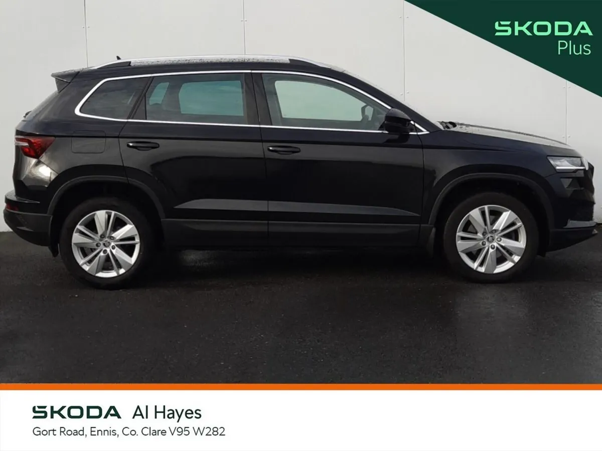 Skoda Karoq **TINY MILEAGE**WINTER PACK**PARKING P - Image 6