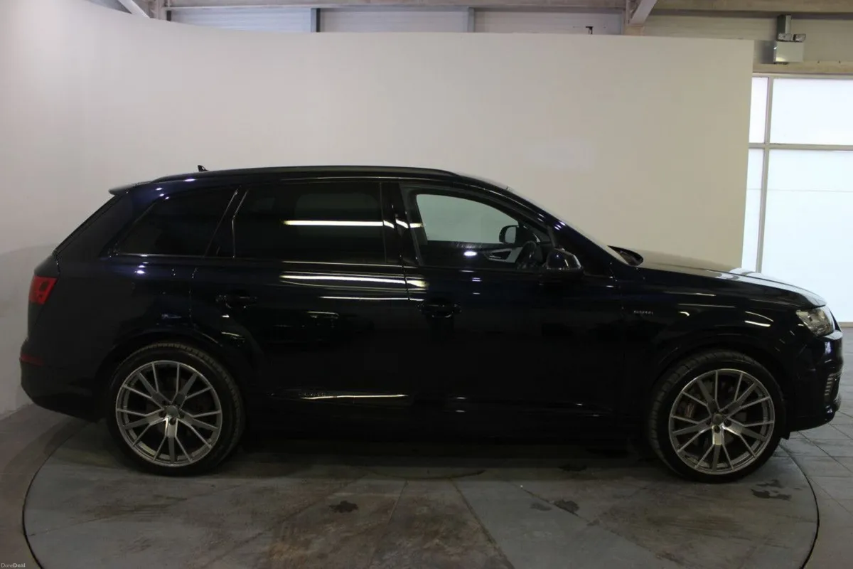 Audi Q7 3.0TDI 373 e-tron quattro Tiptronic SE (TE - Image 4
