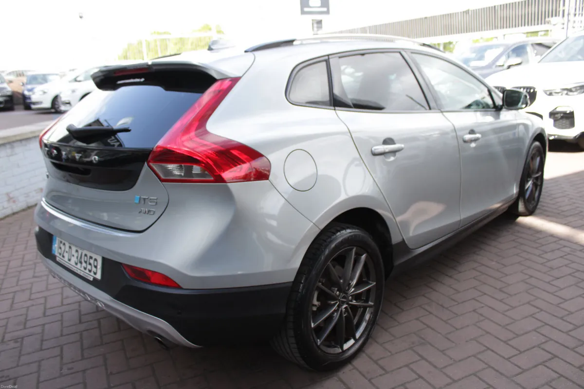 Volvo V40 2015 - Image 4