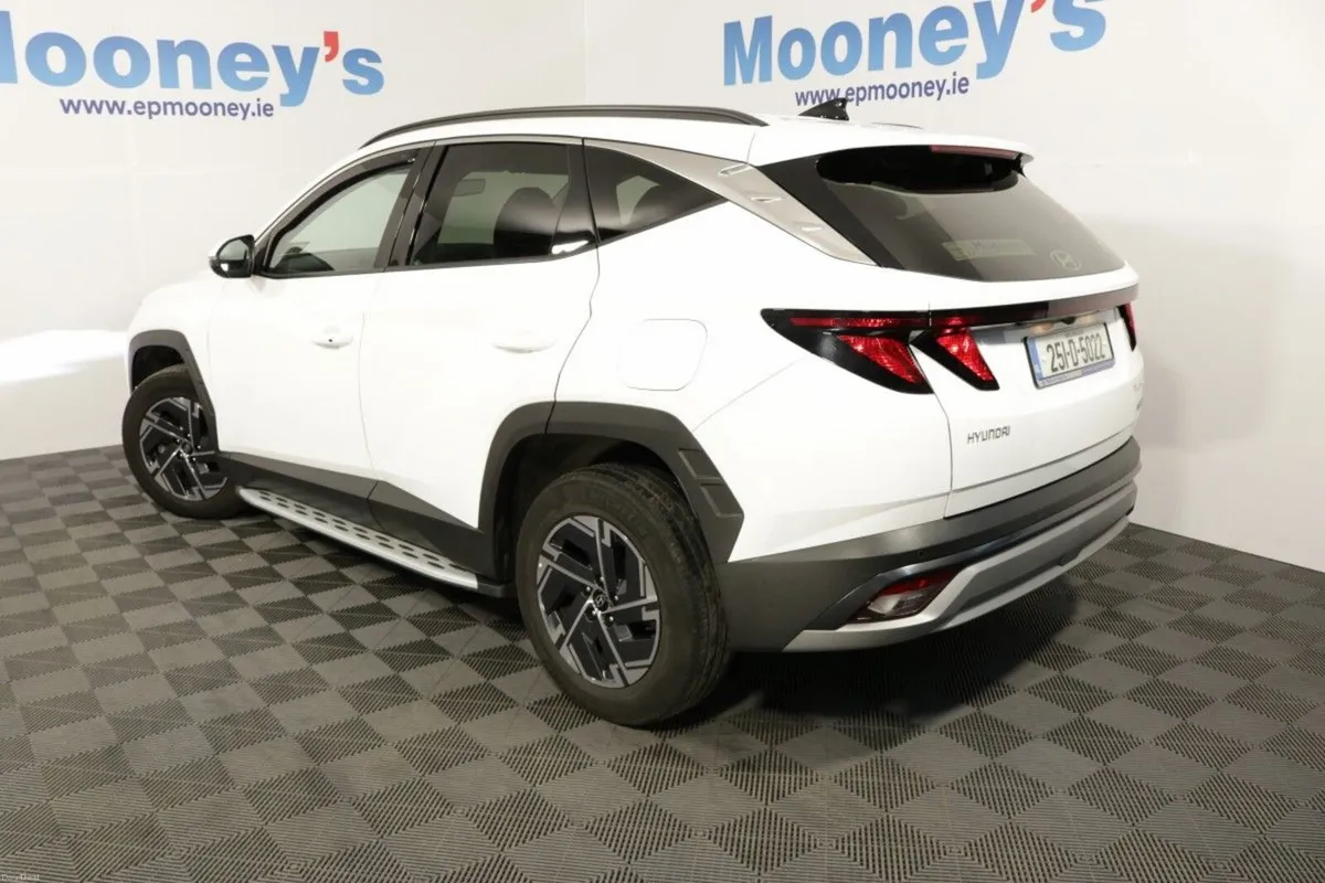 Hyundai Tucson Hybrid Executive 1.6L Petrol Automa - Image 5