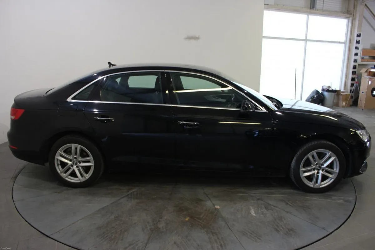 Audi A4 2.0TDI 122HP S tronic SE Ultra - TENDER 5 - Image 4