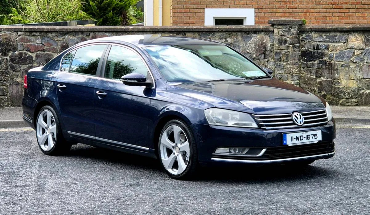 2011 Volkswagen Passat 2.0TDI - Image 2